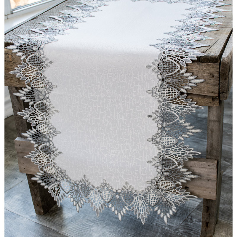 Chemin de table Lace, 16 po x 35 po