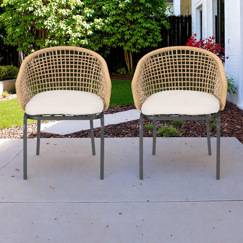 CHAISE ARIAS