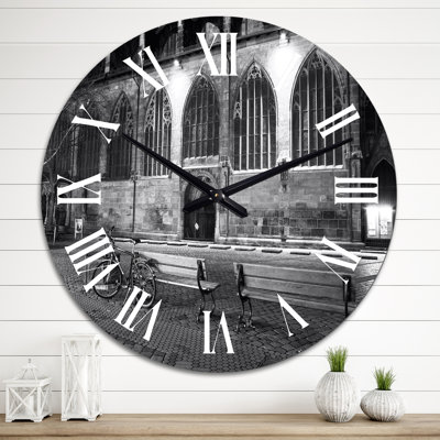 Horloge murale très grande