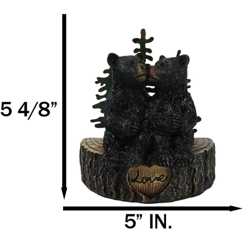 Figurine de couple d'ours noir rustique s'embrassant sur un arbre d'amour avec des pins