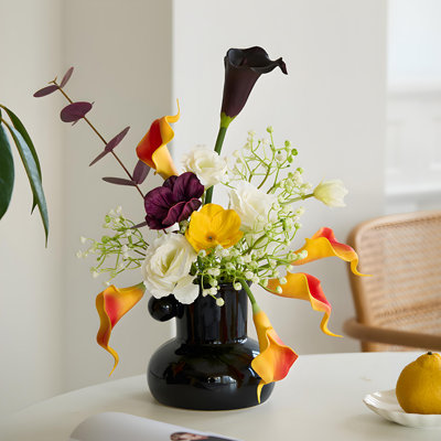 Ornements de fleurs simulées
