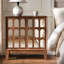 Buffet en noyer à double porte de conception miroir, ton foncé de merisier, 32 po de hauteur, 55,99 lb, tablettes intérieures amovibles, pieds en bois massif