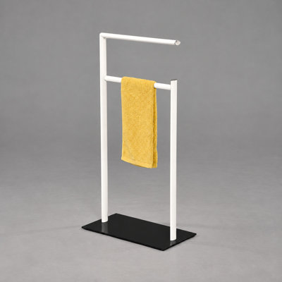 Porte-serviettes sur pied