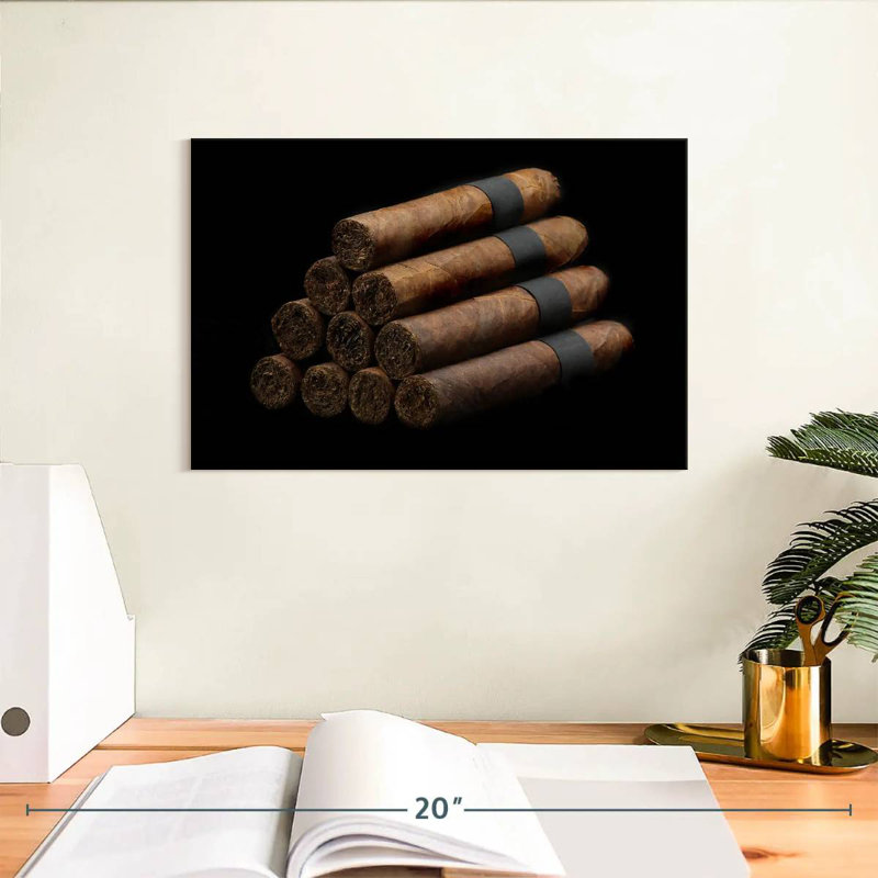 Senne Robusto Cigar Pyramid, 8" H x 12" W