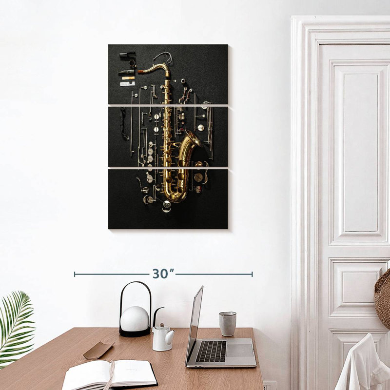 Abarca joue du saxophone, H 32 po x l 20 po