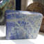 Lapis lazuli avec larges veines de pyrite