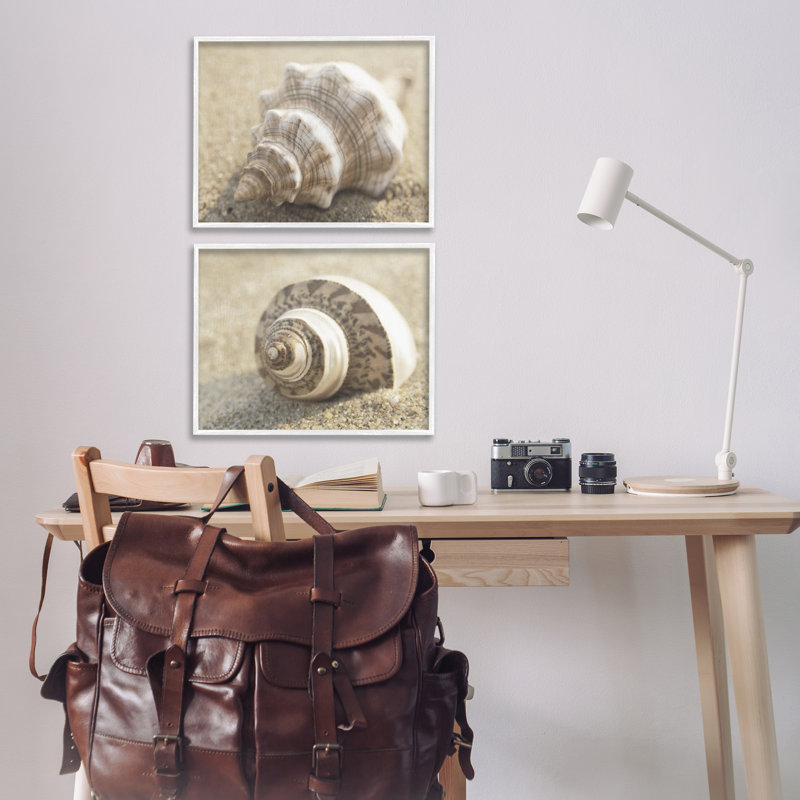 Ensemble de 2 giclées encadrées, par Dora Rotondella, H 16 po x l 20 po, Estampe numérique encadrée blanc bord de mer