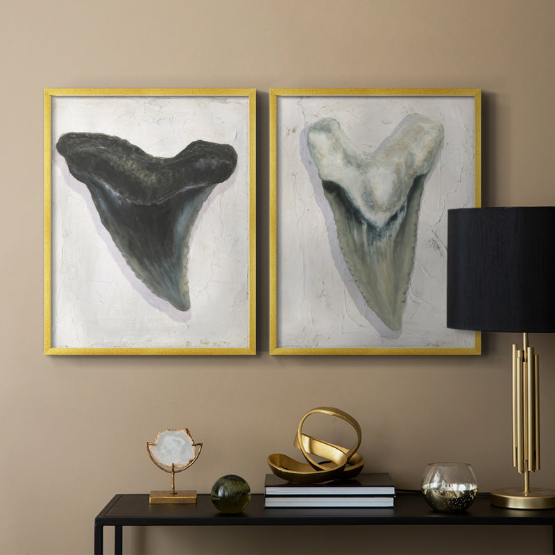 «Watercolor Sharks Tooth I», reproduction encadrée de qualité supérieure - prête à être accrochée - aucun clou requis - aucun clou requis