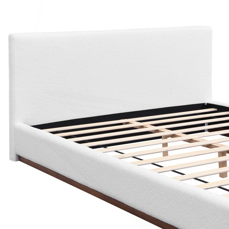 Élégant lit tapissier avec joli cadre en bois massif texturé grain de bois