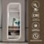 Miroir mural pleine longueur 65 po x 21 po à DEL, de forme irrégulière, 3 lumières à intensité variable, verre argenté sans cuivre de 5 mm, câblé ou à brancher, pour vestibule, chambre à coucher et salon