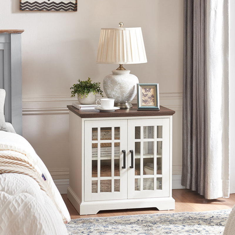 Table de bout Farmhouse Square avec station de charge et tablette de rangement réglable, Blanc, Bois brun