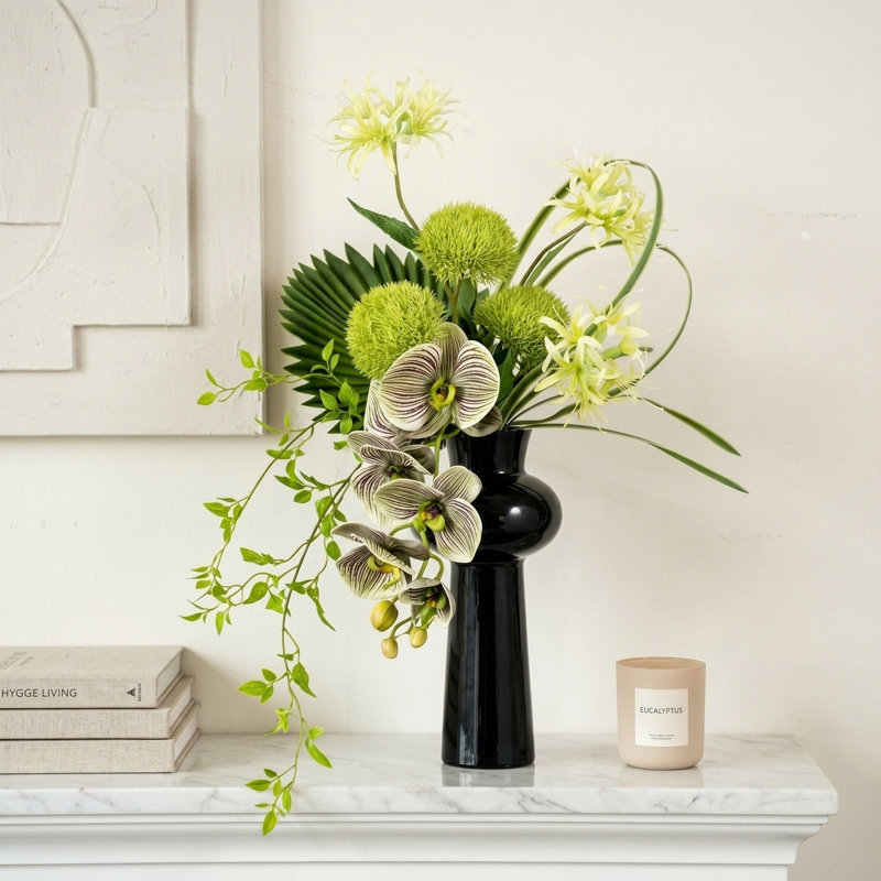 Fleurs artificielles avec vase, Noir