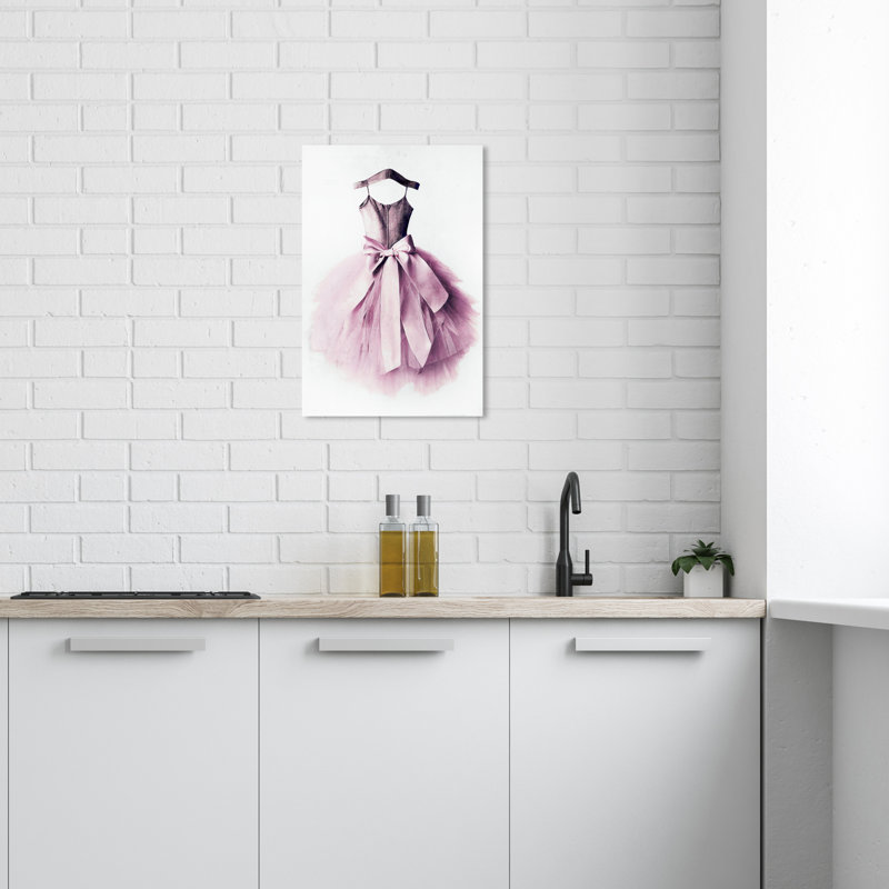 Ahoufe, robe longue en tulle sur toile, L 16 po x H 24 po x P 0,8 po