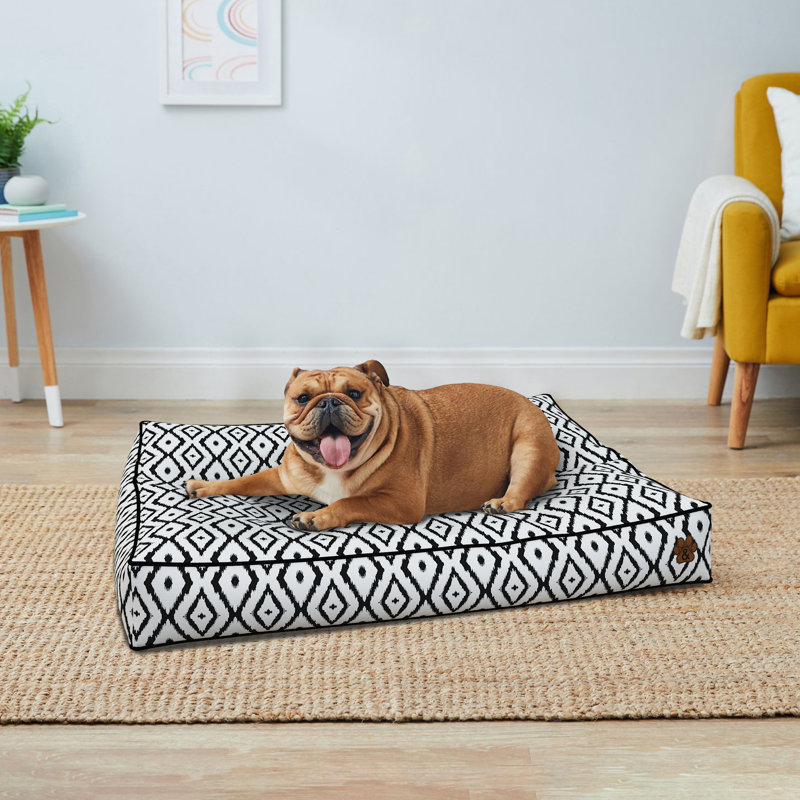 Geometric Polyester Pet Bed, Medium (81.3cm W x 61cm D x 10.2cm H)
