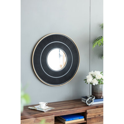 Le miroir neutre en fer doré de 31,5 po x 1,2 po x 31,5 po Colorway neutre orne le décor de la maison pour ajouter de la saveur à l'intérieur