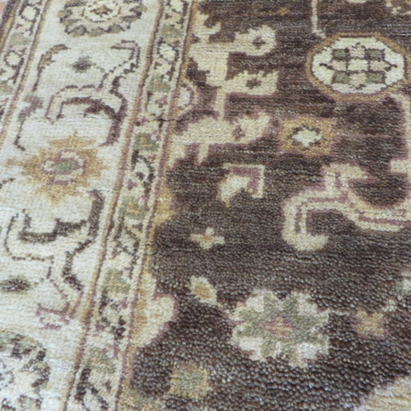 Tapis à main one-of-kind noué la brun 4 pi 4 po x 6 pi 2 po Sherika
