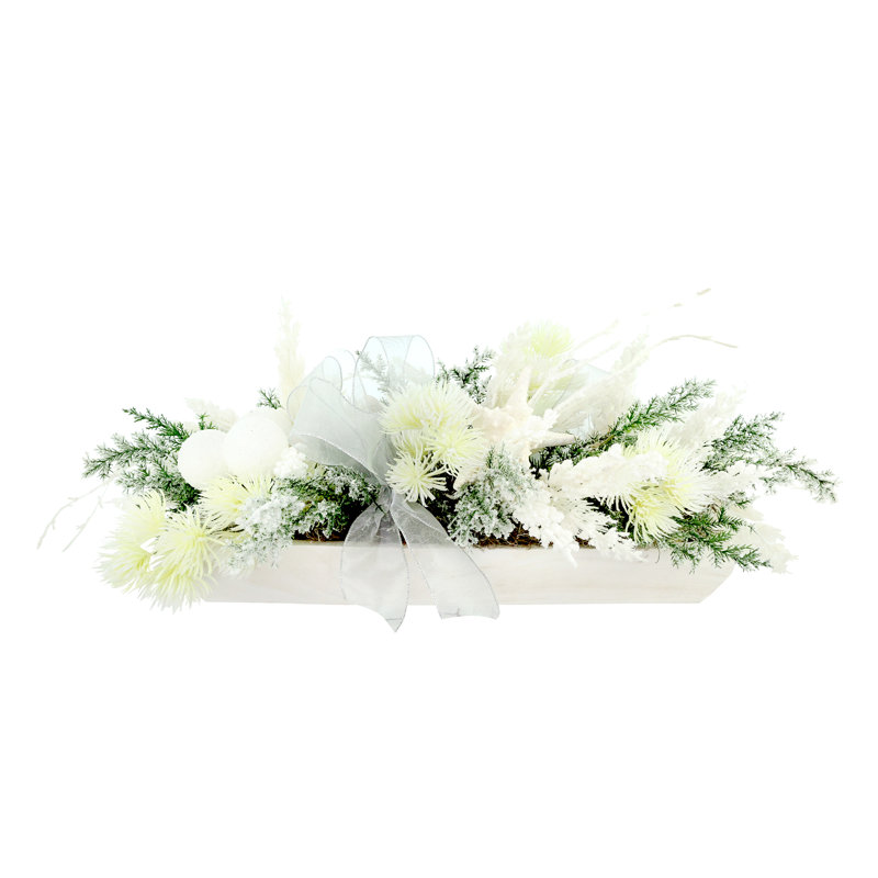 Centre de table Coastal Holiday avec cèdre floqué, ornements et étoile de mer