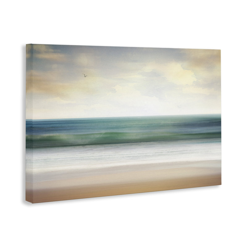Art mural sur toile Lone Seagull Over Beach par Susan Arnot, H 16 po x l 24 po