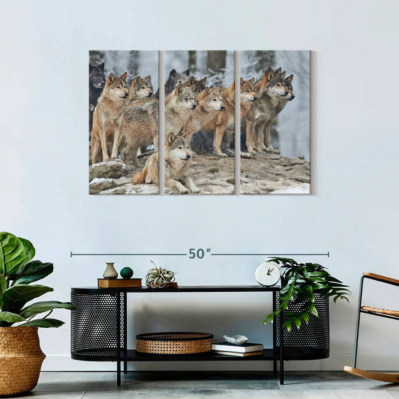 «Wild Wolf Pack», 3 pièces sur toile, H 28 po x l 45 po x P 1,25 po