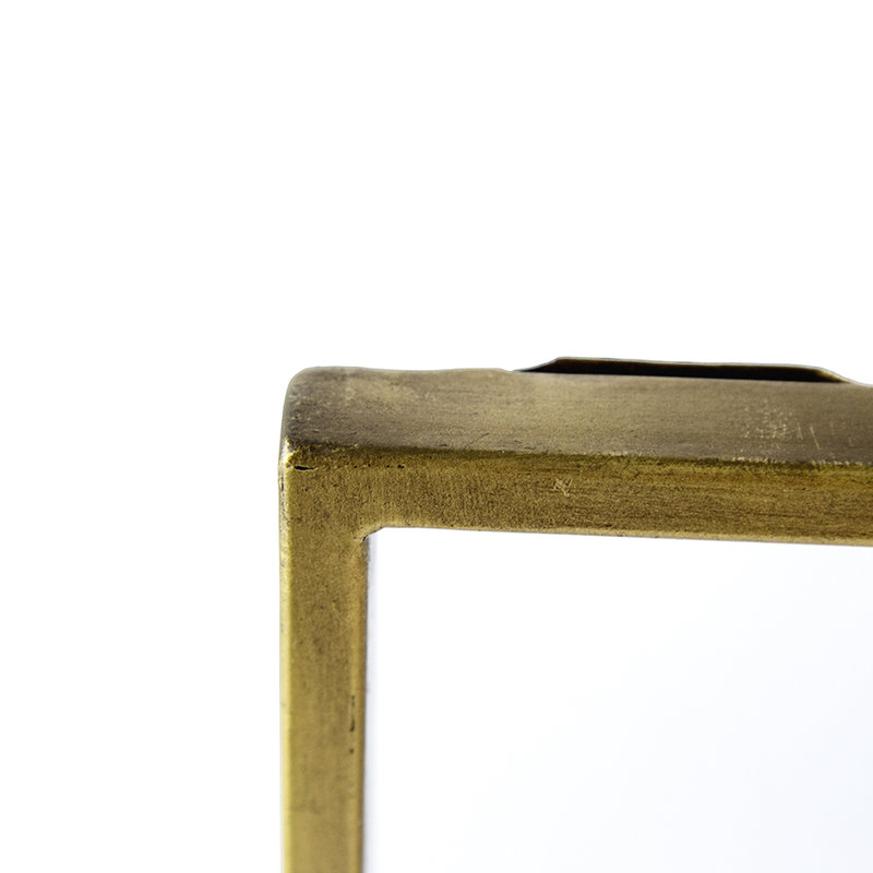 Miroir coquelicot 32 x 1 x 32 po en métal doré élégant, attrait de couloir avec cadre en métal, rehaussant le décor du bureau