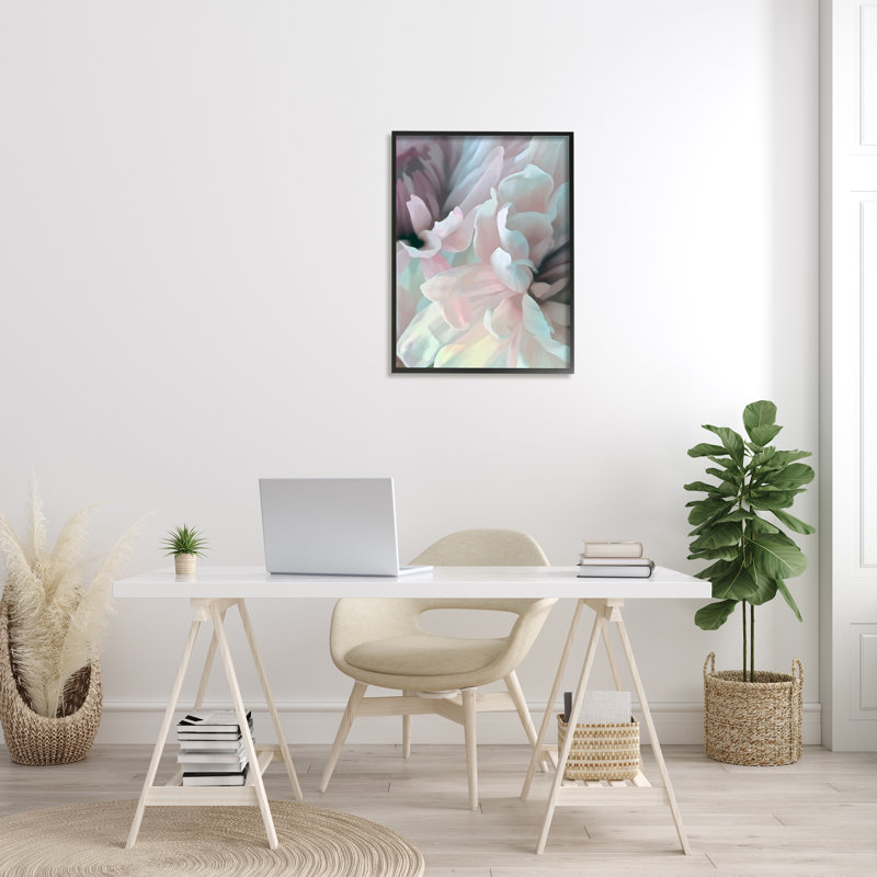 «Blush Flower Petals» par David Pollard - impression, Giclée encadrée noir minuit, H 30 po x l 24 po