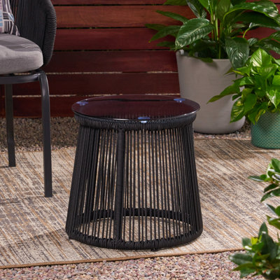 Table d'appoint tissée en corde noire avec surface en verre robuste - tissage extérieur P 15,64 po et surface trempée, fabrication en fer 15,5 po x 15,5 po x 16,5 po