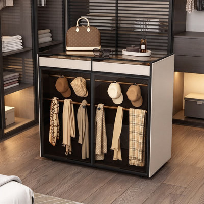 Armoire pour îlot mobile 39,37 "- Armoire mobile multifonctionnelle en bois massif, finition en cuir, zone de suspension de porte en verre, tiroirs à bijoux, armoire de rangement à roulettes
