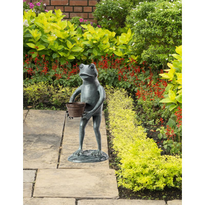Garden Frog Sculpture