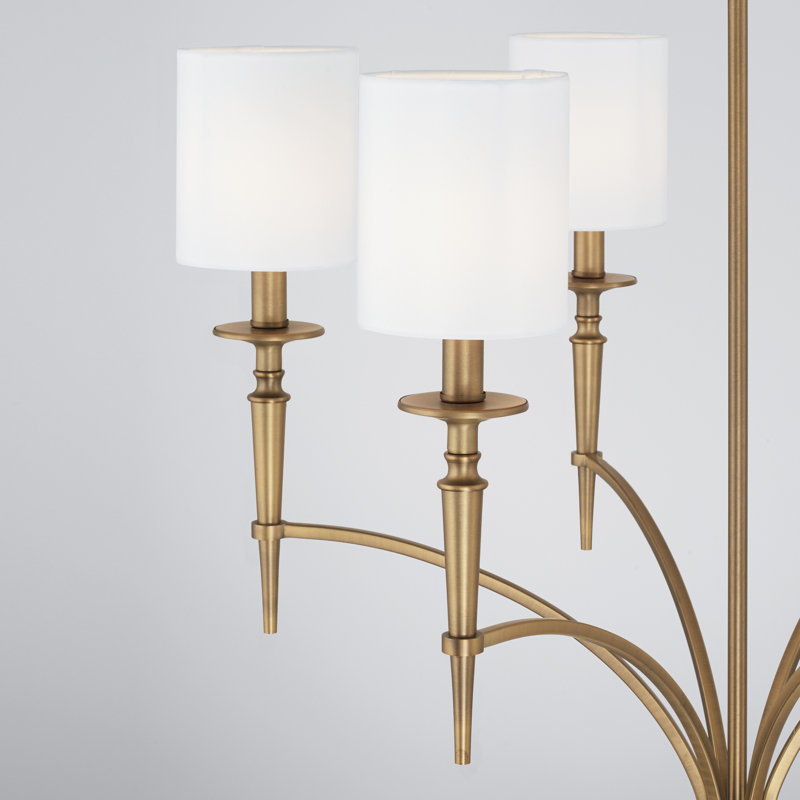 Lustre classique / traditionnel à 6 lumières Abbie, Laiton vieilli