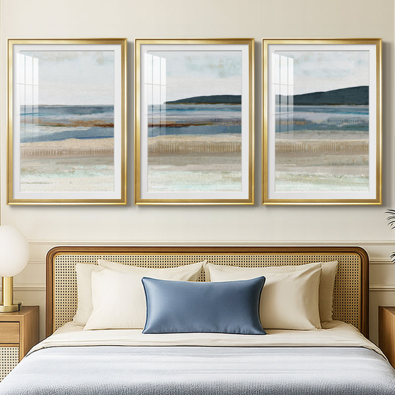 Saltwater Bay I - Impression personnalisée de qualité supérieure avec passe-partout - 3 pièces, H 15 po x l 19 po, Doré