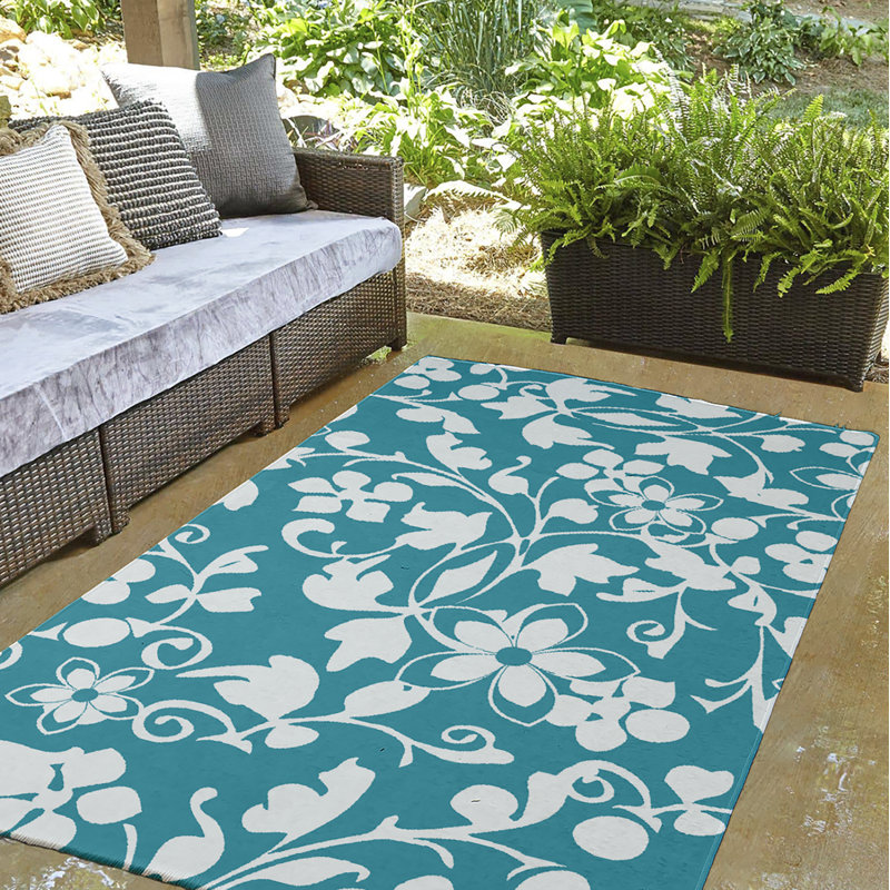 Ingunn Chenille Floral Indoor Rug, Rectangle 5' x 7'
