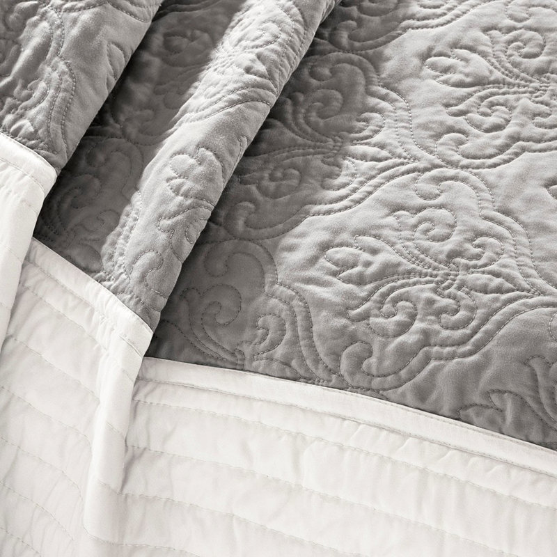 Couvre-oreillers et 2 coussins silencieux avec courtepointe de 7 pièces, King Quilt + 6 Additional Pieces, Black