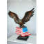 Statue aigle avec drapeau américain en bronze - symbole de force et de liberté Vappu, L 32 po x l 14 po x H 35 po