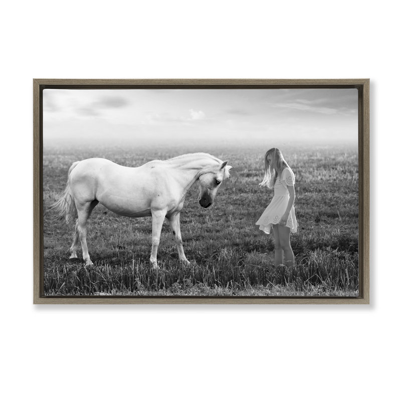 Cadre flottant avec son cheval blanc, design par Ata Alishahi, Cadre flottant orme Montalcino, H 21 po x l 31 po