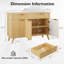 Buffet moderne cannelé avec tiroirs, portes et tablettes réglables pour le salon