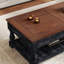 Table basse à plateau relevable rétro avec rangement pour le salon, compartiment caché et tablette inférieure, espresso et finition noire patinée