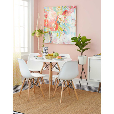 Ensemble repas avec chaises Eifel à dossier en plastique et pieds en bois