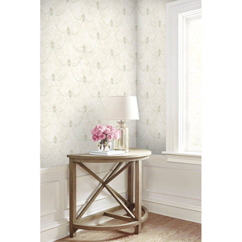 Fleur de Lys, Beige