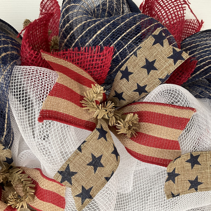 Couronne de 24 po Three Three Patriotic Hearts