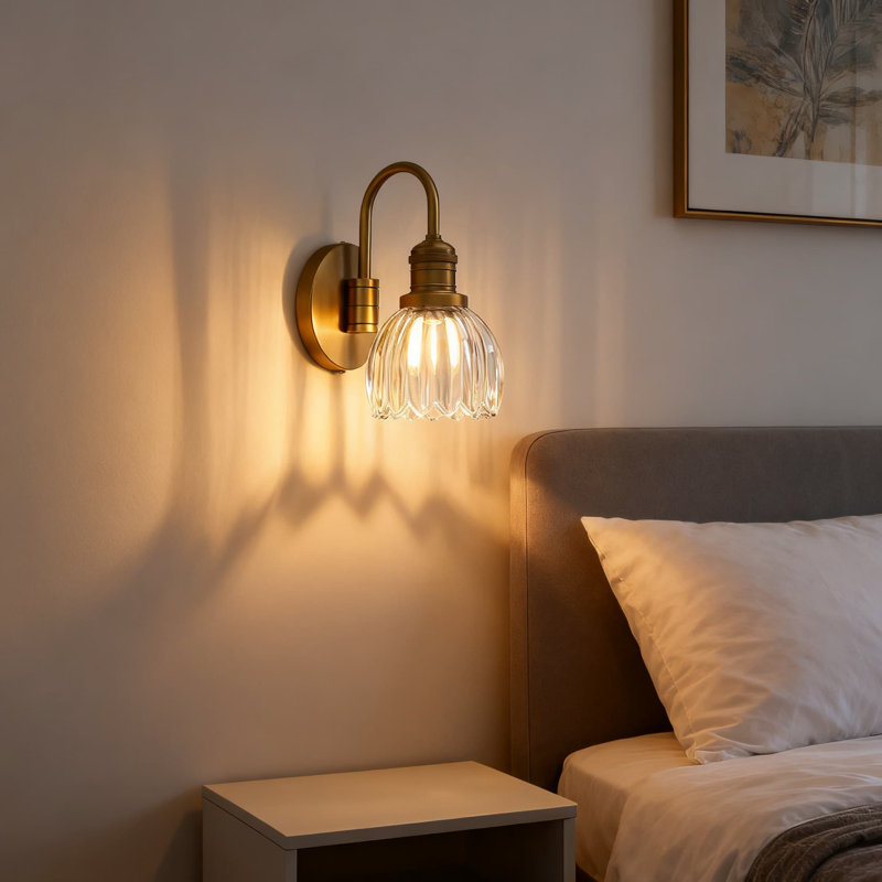 Applique murale industrielle rétro avec abat-jour tulipe fleur, lumière de meuble-lavabo câblée à 1 lumière pour le salon intérieur, finition laiton vieilli doré