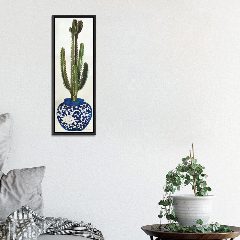 «Cacti in Blue Pot II», impression panoramique sur toile, Toile avec cadre noir patiné, H 36 po x l 12 po x P 1,5 po