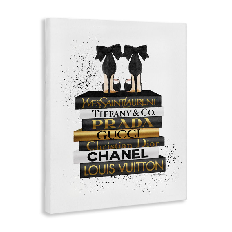 «Black Heels White Gold Bookstack Glam Fashion» par Amanda Greenwood - impression d'art graphique, H 40 po x l 30 po