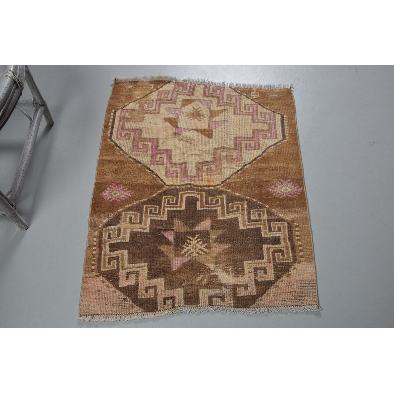 Tapis turc rétro fabriqué à la main avec motif géométrique brun terre pour les intérieurs bohémiens
