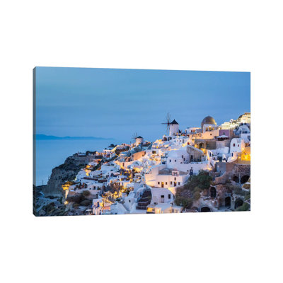 Village d'Oia la nuit, Santorini, Grèce