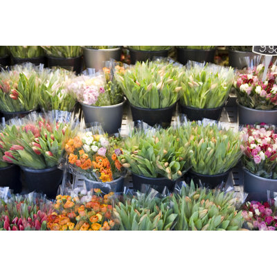 Outdoor flower market