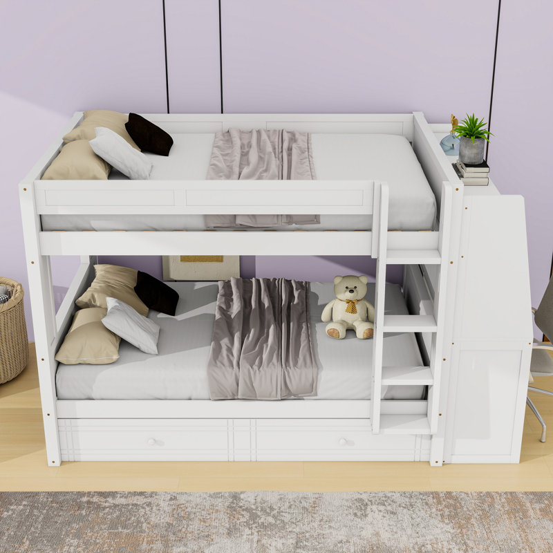 Lit superposé double en bois avec lit gigogne simple, bureau et tablettes, Blanc