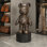 Figurine élégante en résine peinte à la main