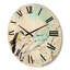 Horloge murale oiseau en bois avec ciel nuageux-63902303