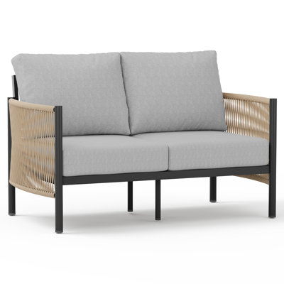 Canapé d'extérieur bohème deux places en aluminium de 130 cm (51 po) avec coussins de 15 cm (6 po) d'épaisseur, structure antirouille et revêtement en PEHD tissé à la main.