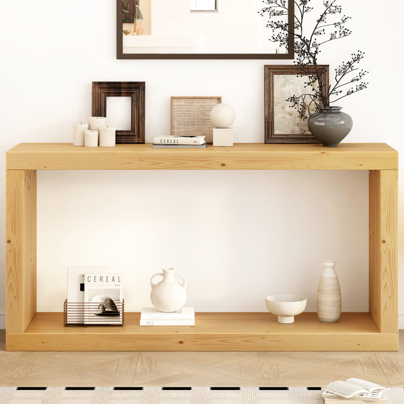 Le rangement minimaliste du salon - et le pin, maximisent l'utilisation de l'espace. La conception de la table de vestibule carrée ajoute une touche moderne à votre maison